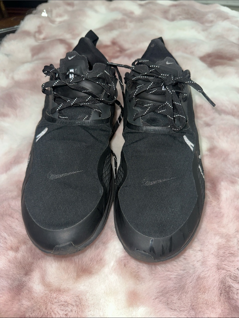 Nike Men's Black Low-Top Athletic Sneakers